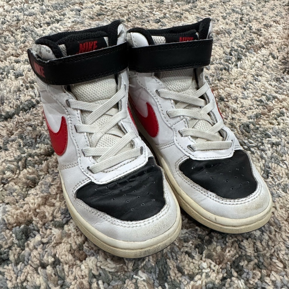 Kids Nike Court Borough